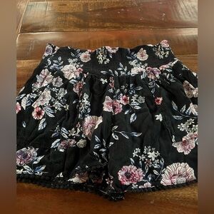 Old Navy Floral Black Women's Shorts